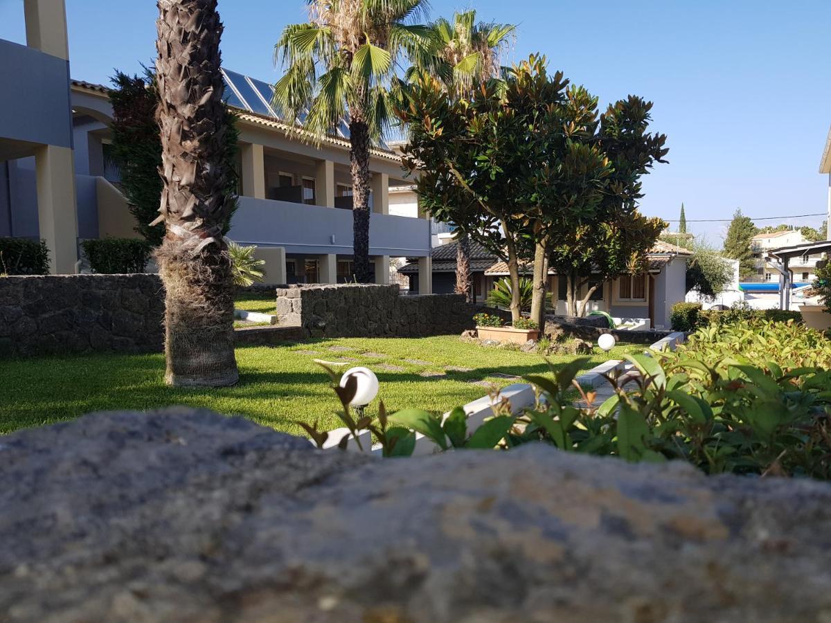 Asteraki Aparthotel Gouviá Exterior foto